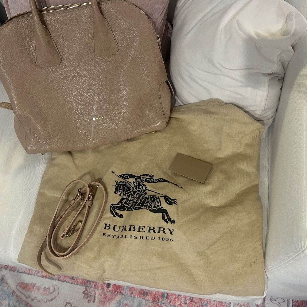 Burberry purse